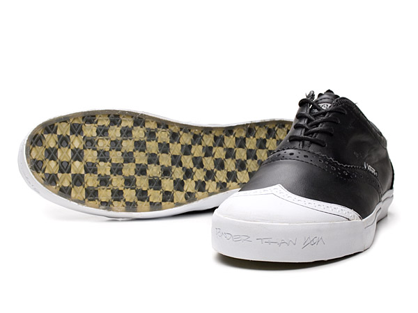 vans-sydicate-black-sole.jpg