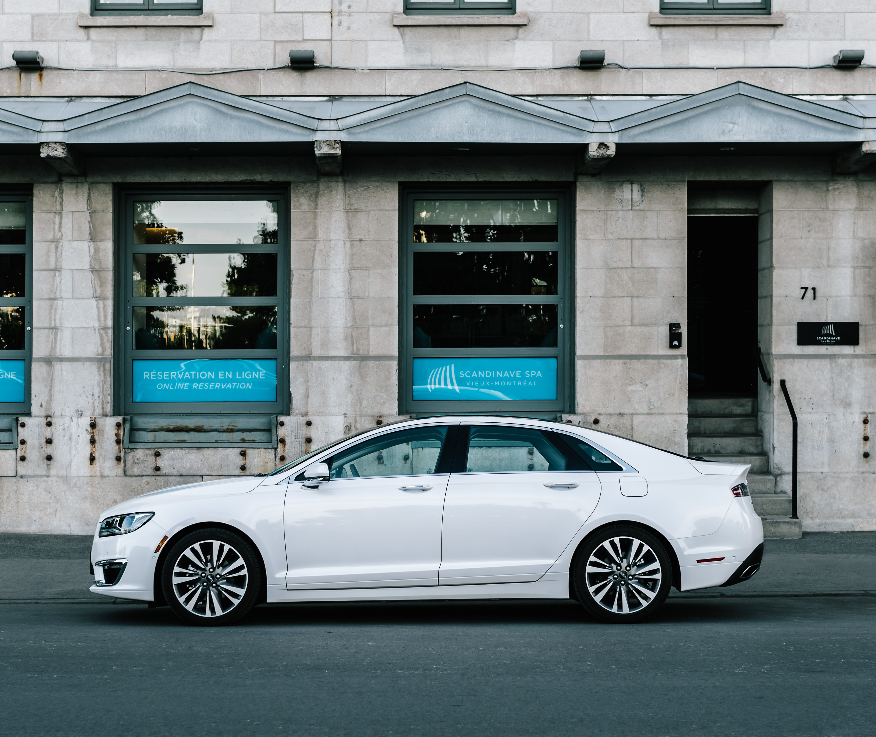 JC-2016 LINCOLN MKZ EXPERIENCE_